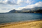 Creta - provincia di Retimno, la baia di Plakias ella costa meridionale a est di Agia Galini. 